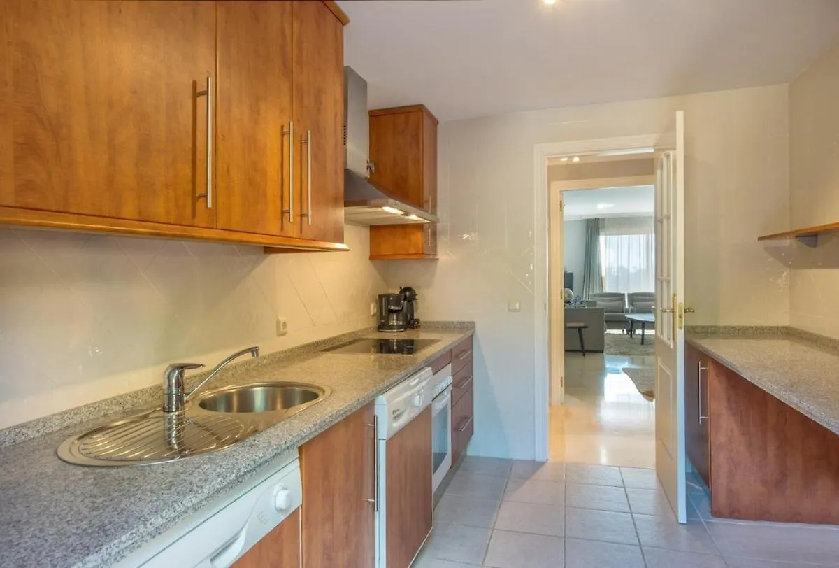 מארבלה Modern 2 Bedroom Apartment With Sea View In Elviria ספרד