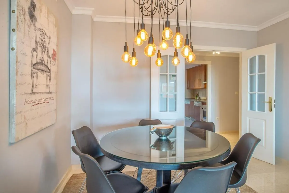 מארבלה Modern 2 Bedroom Apartment With Sea View In Elviria
